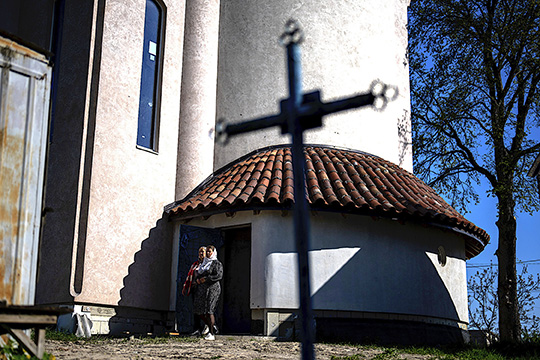 Endommagée par la guerre, une église ukrainienne s'élève comme symbole