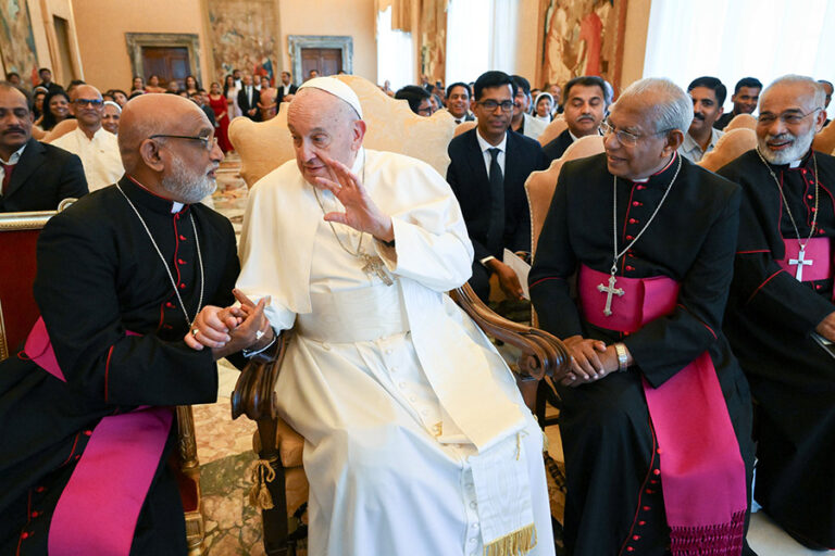La crise syro-malabare en Inde n’est pas résolue par la dernière rencontre avec le pape
 avec une prière au petit jour.